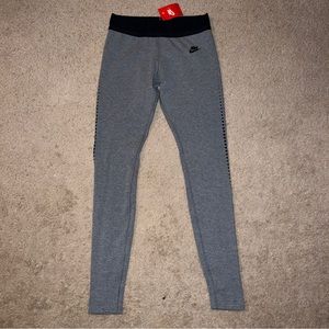 NIKE leggings Size Medium